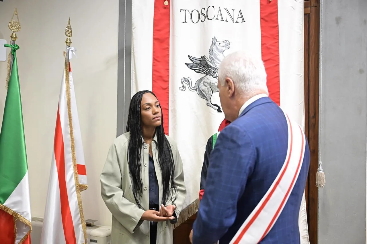 Larissa riceve il Pegaso per lo Sport della Regione Toscana